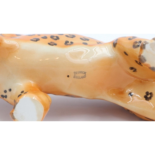 226 - Beswick stalking leopard, no cracks or chips, L: 30 cm. UK P&P Group 2 (£20+VAT for the first lot an... 