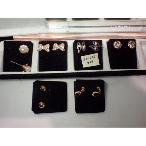 1115 - Six pairs of earrings, including a sapphire set example. UK P&P Group 1 (£16+VAT for the first lot a... 