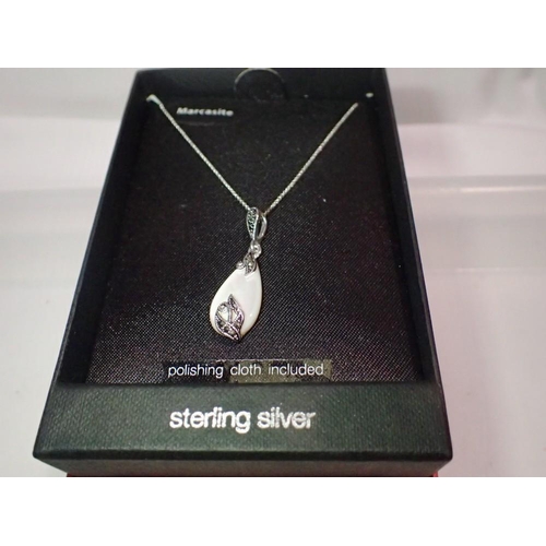 1116 - Boxed M&S sterling silver pendant necklace. UK P&P Group 1 (£16+VAT for the first lot and £2+VAT for... 