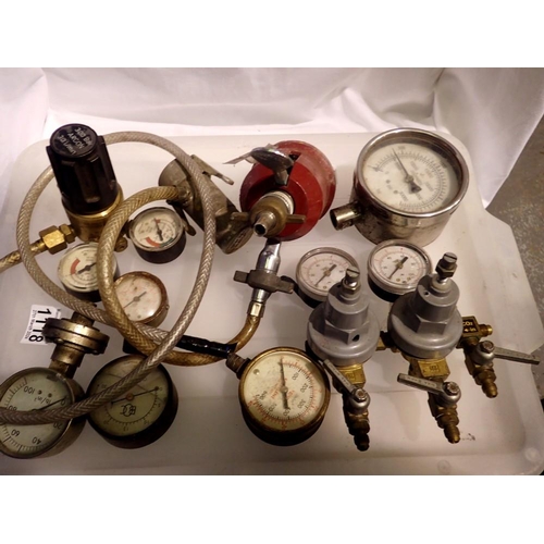 1118 - Quantity of gauges and apparatus. Not available for in-house P&P