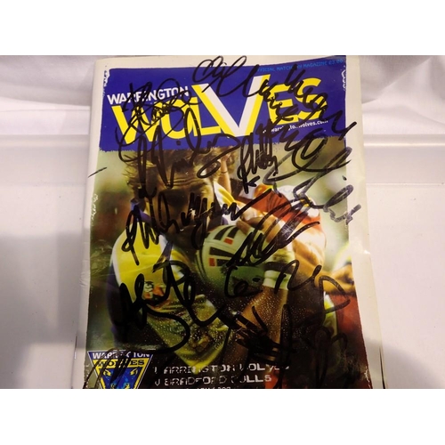 1142 - Warrington Wolves signed programme February 2007. UK P&P Group 1 (£16+VAT for the first lot and £2+V... 