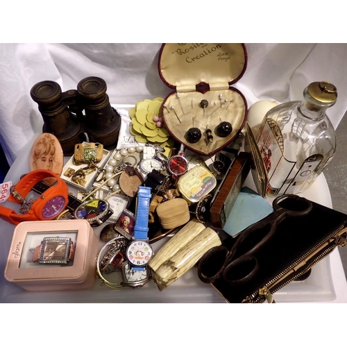 1146 - Tray of mixed collectables to including silver jewellery. Not available for in-house P&P