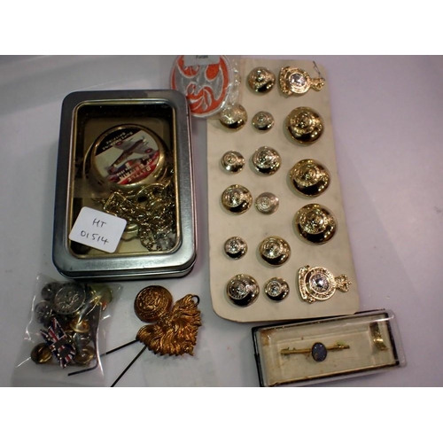 1174 - Mixed military items, including a Battle of Britain pocket watch. UK P&P Group 1 (£16+VAT for the fi... 