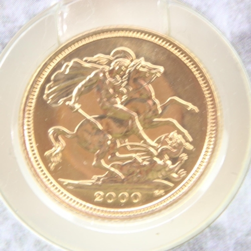 49 - 2000 gold half sovereign. UK P&P Group 0 (£6+VAT for the first lot and £1+VAT for subsequent lots)