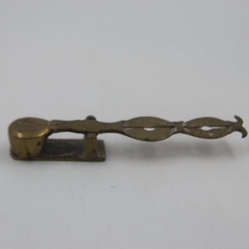 146A - A set of 19th century brass pocket sovereign scales. UK P&P Group 1 (£16+VAT for the first lot and £... 