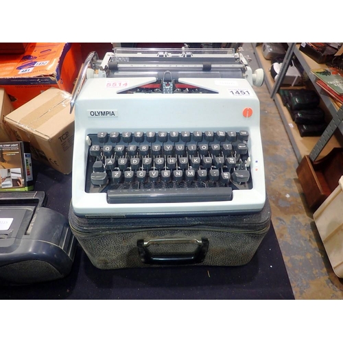 1451 - Olympia Werke AG Wilhemshaven typewriter, number 052903. Not available for in-house P&P