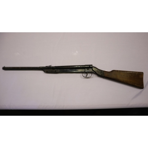 2071 - Vintage .177 Diana air rifle. UK P&P Group 3 (£30+VAT for the first lot and £8+VAT for subsequent lo... 