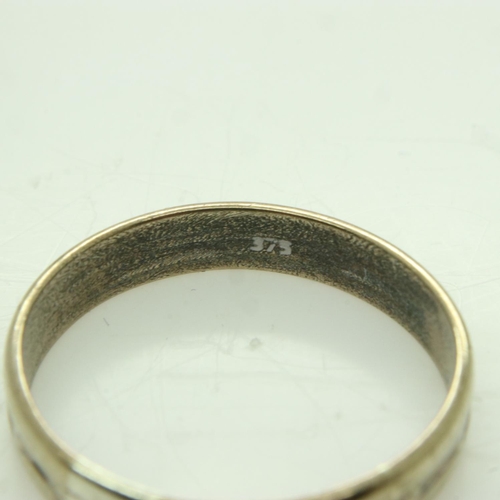 64 - 9ct gold band, size R, 2.3g. UK P&P Group 0 (£6+VAT for the first lot and £1+VAT for subsequent lots... 