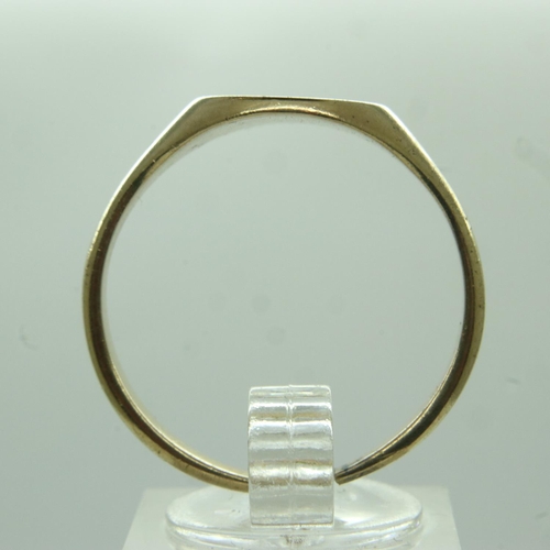 71 - 9ct gold ring, engraved, size W, 5.0g. UK P&P Group 0 (£6+VAT for the first lot and £1+VAT for subse... 