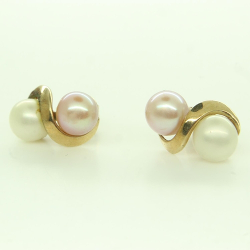 88 - A pair of 9ct gold pearl set stud earrings, 2.1g. UK P&P Group 0 (£6+VAT for the first lot and £1+VA... 