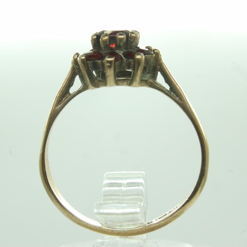 92 - 9ct gold garnet set cluster ring, size M, 2.0g. UK P&P Group 0 (£6+VAT for the first lot and £1+VAT ... 