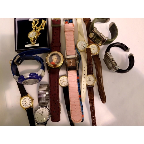 1076 - Quantity of fashion watches, quartz and digital, most appear working. UK P&P Group 1 (£16+VAT for th... 