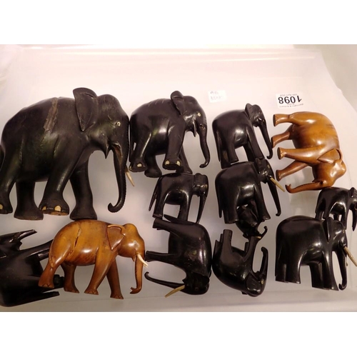 1098 - Collection of carved wooden elephants. UK P&P Group 2 (£20+VAT for the first lot and £4+VAT for subs... 