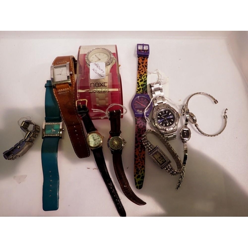 1105 - Mixed ladies and gents wristwatches. UK P&P Group 1 (£16+VAT for the first lot and £2+VAT for subseq... 