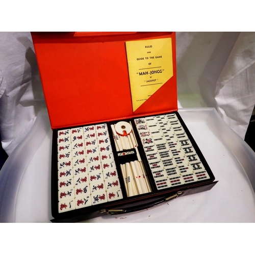 1107 - Cased Mah-jong Oriental game set. UK P&P Group 1 (£16+VAT for the first lot and £2+VAT for subsequen... 