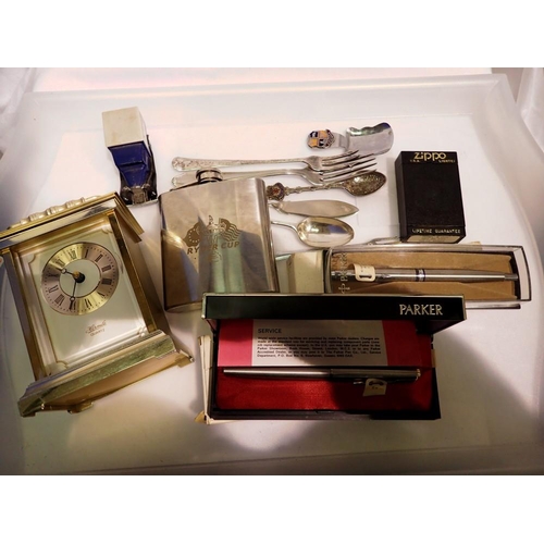 1112 - Mixed collectibles to include Parker pens and a Zippo lighter. UK P&P Group 2 (£20+VAT for the first... 