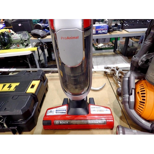 Bosch Athlet Pro Animal 25.2V cordless vacuum cleaner and charger. All