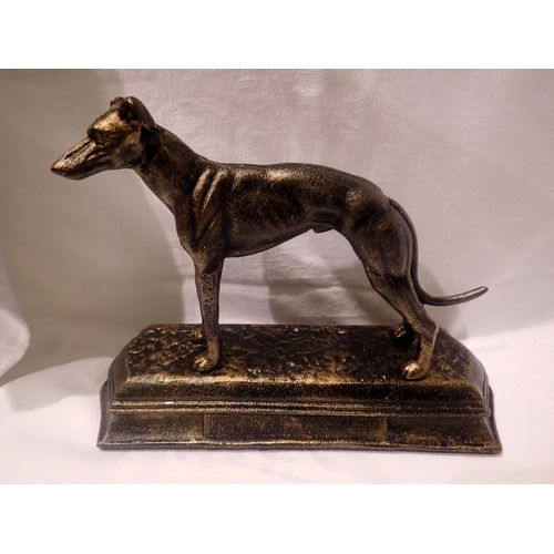 1060 - Bronzed cast iron greyhound on plinth, L: 24 cm. UK P&P Group 2 (£20+VAT for the first lot and £4+VA... 