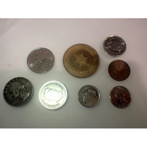 1075 - Small quantity of mixed Canadian coins and a USA 1981 Liberty quarter. UK P&P Group 1 (£16+VAT for t... 