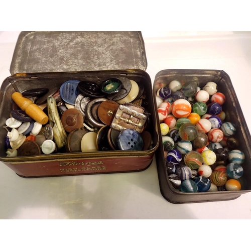 1111 - Mixed vintage buttons in a Thornes toffee box. UK P&P Group 2 (£20+VAT for the first lot and £4+VAT ... 