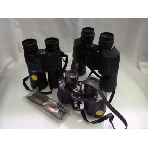 1162 - Three modern binoculars to include a Zenith 8x30. UK P&P Group 3 (£30+VAT for the first lot and £8+V... 