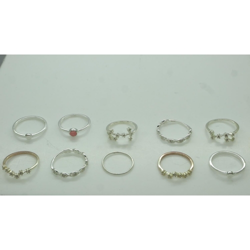 71 - Ten 925 silver rings, combined 14g. UK P&P Group 1 (£16+VAT for the first lot and £2+VAT for subsequ... 