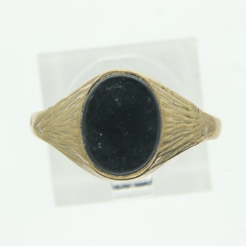 75 - 9ct gold onyx set signet ring, size S/T, 1.6g. UK P&P Group 0 (£6+VAT for the first lot and £1+VAT f... 