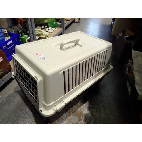 1628 - Large plastic animal carrier. Not available for in-house P&P