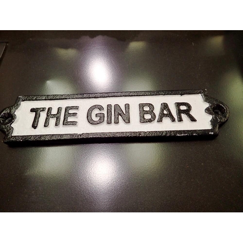 1640 - Cast iron The Gin Bar sign, L: 20 cm. UK P&P Group 2 (£20+VAT for the first lot and £4+VAT for subse... 