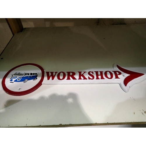 1659 - Cast iron Volkswagen Workshop arrow, L: 40 cm. UK P&P Group 2 (£20+VAT for the first lot and £4+VAT ... 