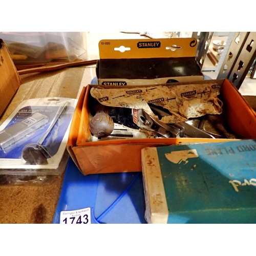 1743 - Three vintage planes: Stanley No4, a further Stanley plane and a Record example, all boxed. Not avai... 