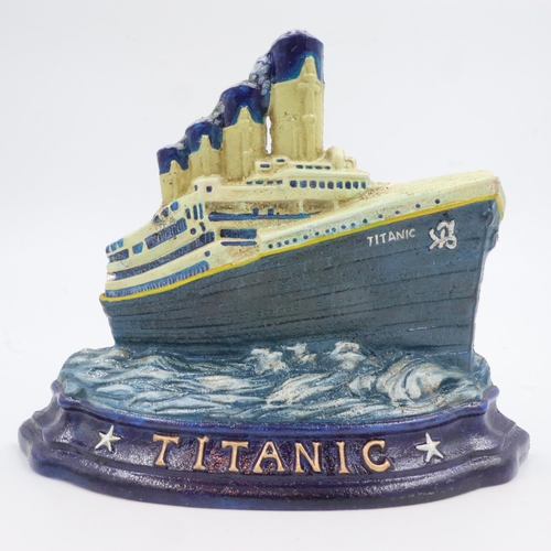 400 - Cast iron doorstop of SS Titanic, L: 27 cm. P&P Group 2 (£20+VAT for the first lot and £4+VAT for su... 