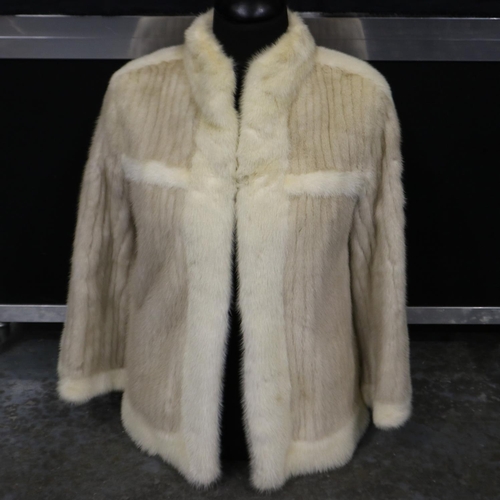 432 - Modern white mink tailored jacket. UK P&P Group 2 (£20+VAT for the first lot and £4+VAT for subseque... 