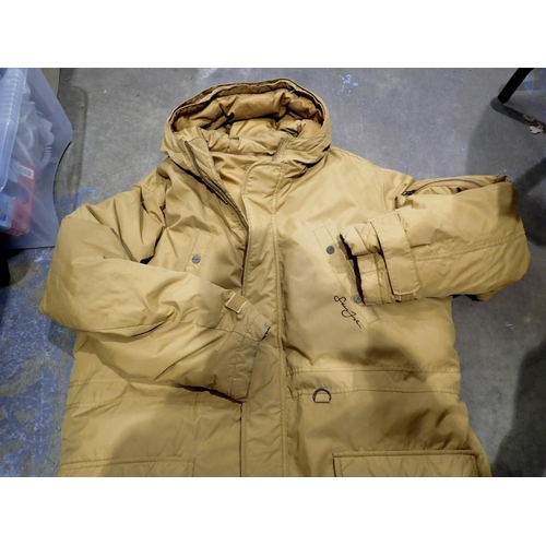 1604F - Sean Combes (P. Diddy) down filled parka, ochre, size L. UK P&P Group 1 (£16+VAT for the first lot a... 