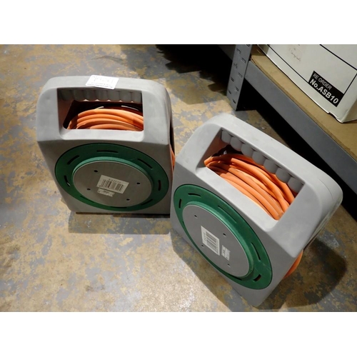 1721A - Pair of 20 metre extension leads. Not available for in-house P&P