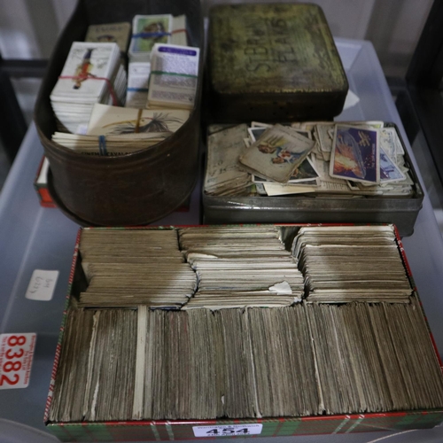 454 - Mixed cigarette cards and tea cards. UK P&P Group 2 (£20+VAT for the first lot and £4+VAT for subseq... 