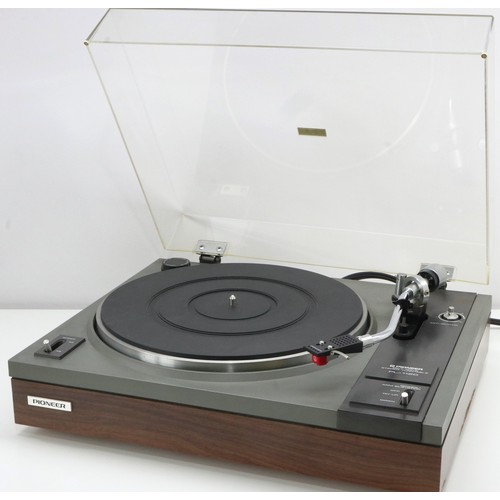 471 - Pioneer PL112D turntable with all new belt, AT91 stylus, phono cables and preamp. All electrical ite... 