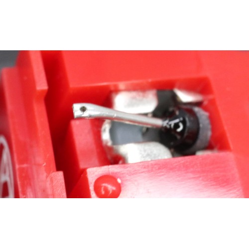 471 - Pioneer PL112D turntable with all new belt, AT91 stylus, phono cables and preamp. All electrical ite... 