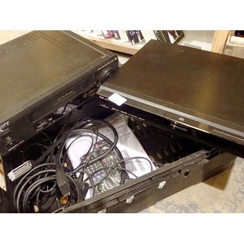 1659A - Tray of mixed electricals to include DVD player. Not available for in-house P&P