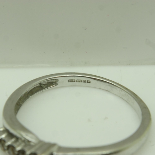 23 - 9ct white gold ring set with five smokey quartz, size N, 1.9g. UK P&P Group 0 (£6+VAT for the first ... 