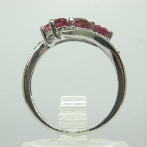 31 - 9ct white gold, tourmaline and diamond ring, size J, 2.7g. UK P&P Group 0 (£6+VAT for the first lot ... 