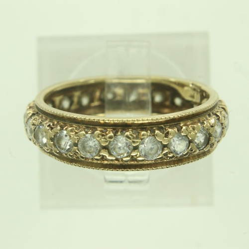 40 - 9ct gold band ring set with cubic zirconia, size K/L, 2.4g. UK P&P Group 0 (£6+VAT for the first lot... 