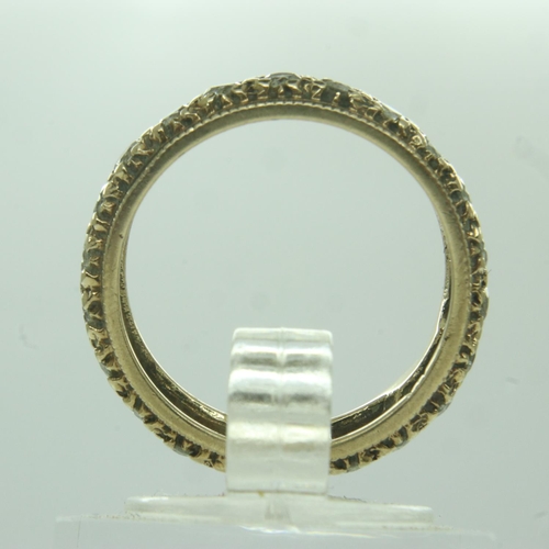 40 - 9ct gold band ring set with cubic zirconia, size K/L, 2.4g. UK P&P Group 0 (£6+VAT for the first lot... 