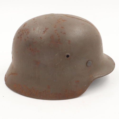 2085 - WWII German M35 single decal Luftwaffe Helmet. Found in a French Brocant. UK P&P Group 2 (£20+VAT fo... 