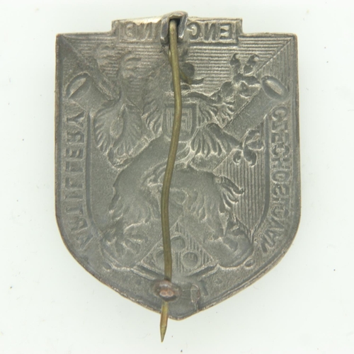 2164 - WWII Free Czechoslovak Artillery in England lapel badge dated 1942. Scarce Wartime period British Ma... 