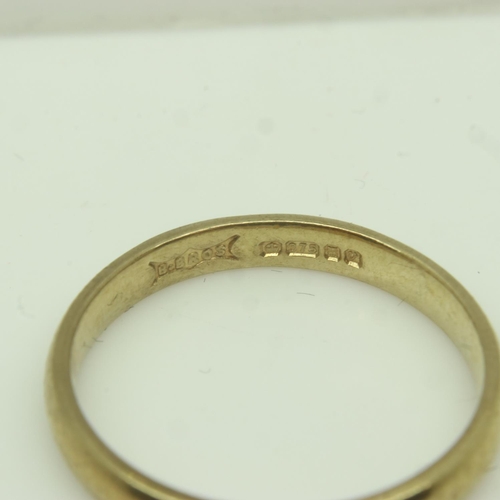 31 - 9ct gold slim profile wedding band, size O, 2.2g. UK P&P Group 0 (£6+VAT for the first lot and £1+VA... 