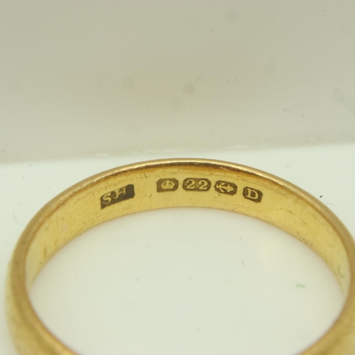 6 - 22ct gold slim profile wedding band, size S/T, 4.9g. P&P Group 0 (£6+VAT for the first lot and £1+VA... 