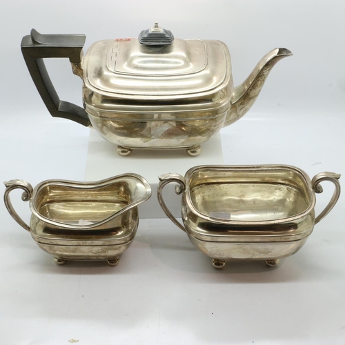 68 - Hallmarked silver three-piece tea service, combined 1221g. 
UK P&P Group 2 (£20+VAT for the first lo... 