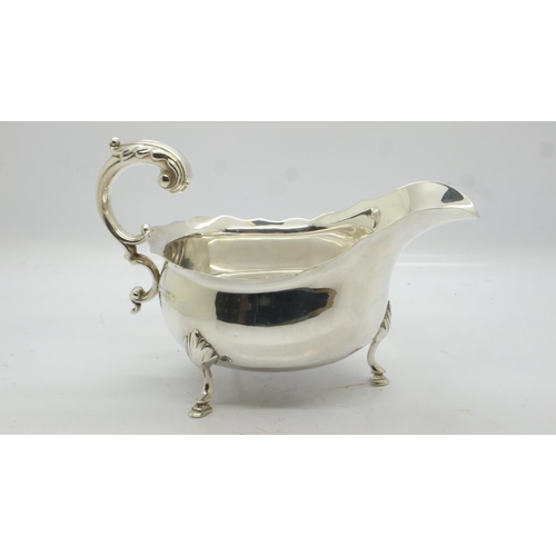 73 - Chester hallmarked silver sauce boat, 149g, L: 16 cm. UK P&P Group 1 (£16+VAT for the first lot and ... 