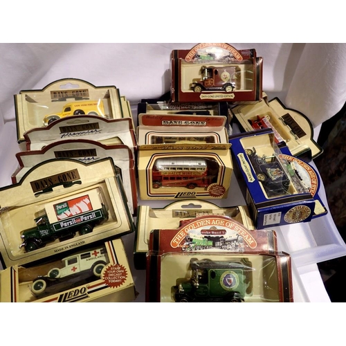 1004 - Fourteen Days Gone boxed diecast cars. Not available for in-house P&P